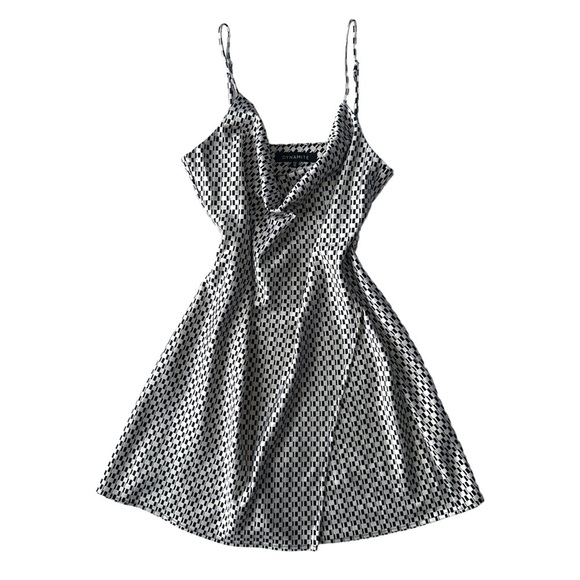 Black and White Patterned Dress - Picture 1 of 16